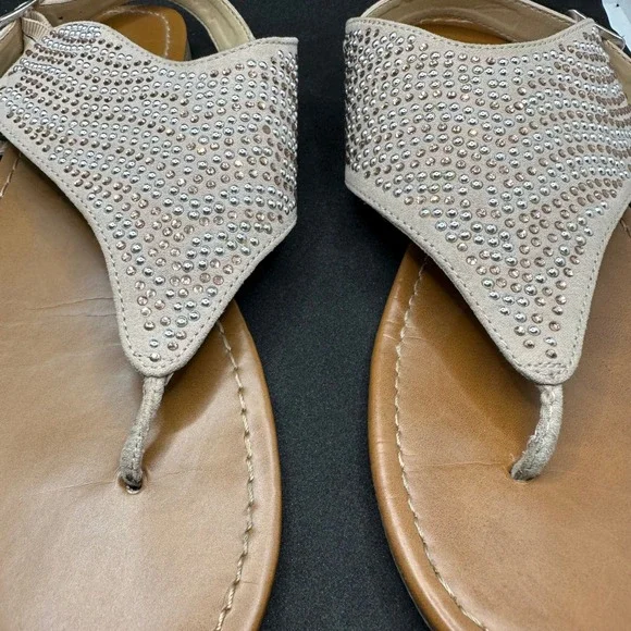 Faded Glory Women's Thong Sandals Beige Rhinestone Embellished Casual Size 9 - Picture 4 of 4